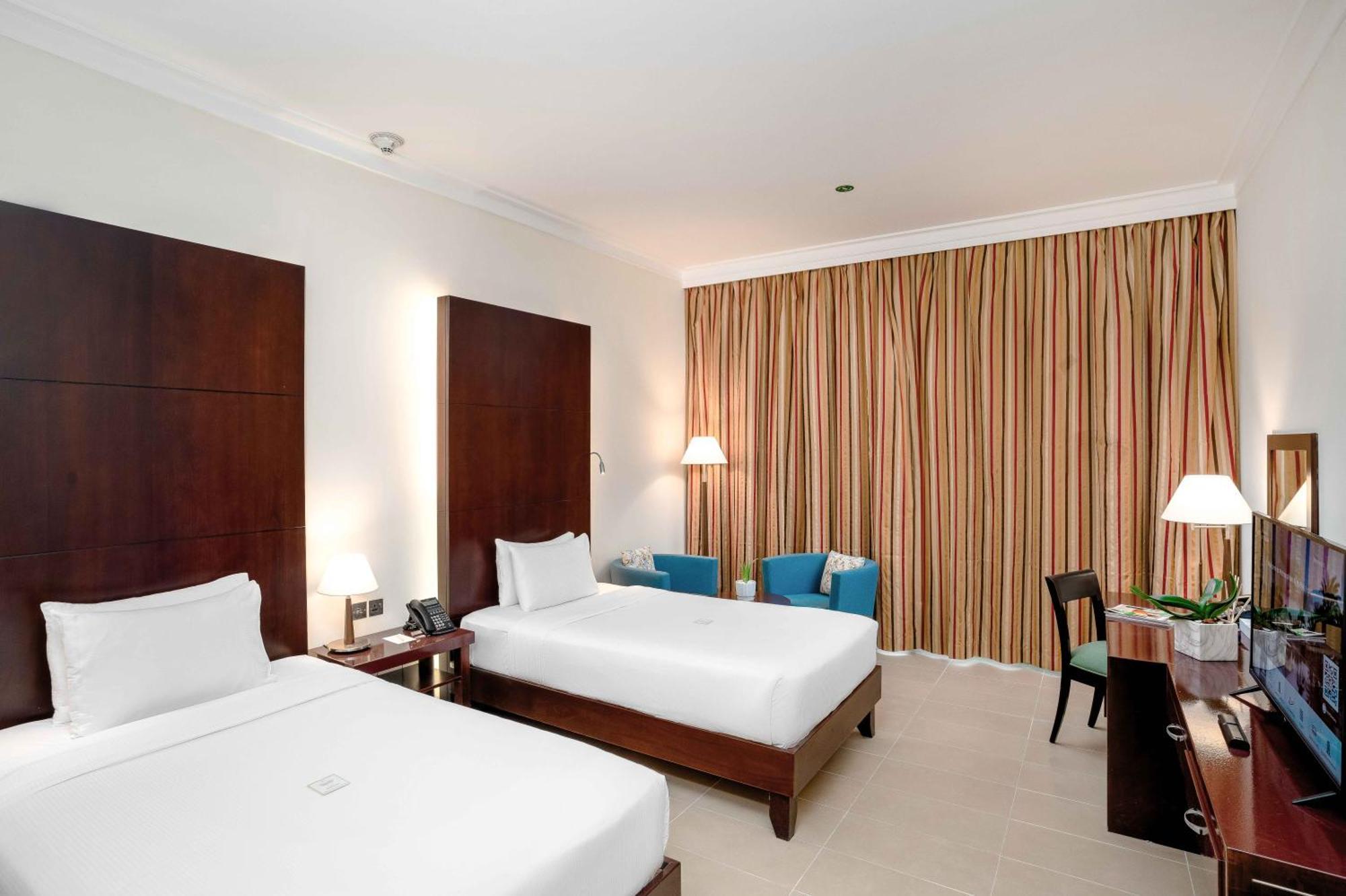 Metropolitan Al Mafraq Hotel Abu Dabi Dış mekan fotoğraf