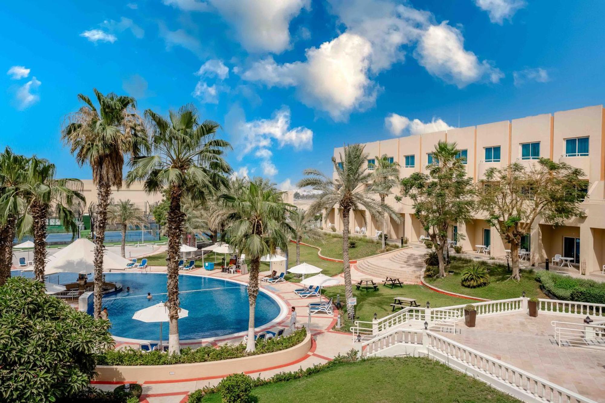 Metropolitan Al Mafraq Hotel Abu Dabi Dış mekan fotoğraf